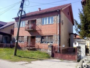 Prodaje se porodična kuća u Veterniku Slika 3