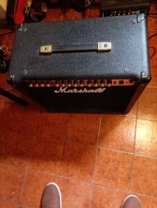 Vintage V100 Gold Top i SQUIER SHOWMASTE Slika 7 Vintage V100 Gold Top i SQUIER SHOWMASTE Slika 7