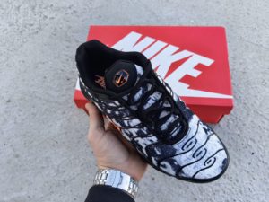 Nike Air Max Plus TN Black Orange Camo Slika 2