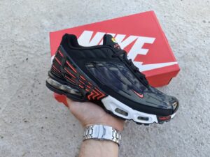 Nike patike Air Max Plus TN 3 Black Safety Orange Slika 1 Nike patike Air Max Plus TN 3 Black Safety Orange Slika 1