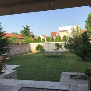 Izdaje se porodicna kuca u Zemunu Slika 2