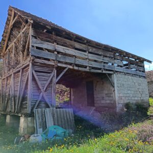 Velika kuca+mala kuca+stala/kotobanja+zemlje (4 ari) Slika 12