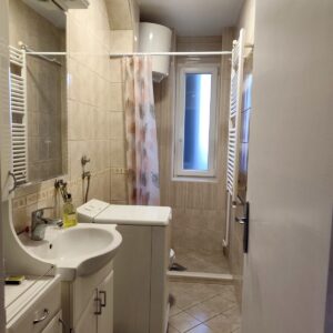 Izdajem dvosoban stan, Novi Beograd, Otona Župančića 50 m2 Slika 2 Izdajem dvosoban stan, Novi Beograd, Otona Župančića 50 m2 Slika 2
