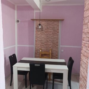 Namešten stan u kući, 50m2, na prvom spratu, zaseban ulaz Slika 6