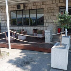 Potrebne radnice, Caffe Enigma Slika 11