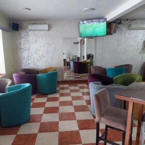 Potrebne radnice, Caffe Enigma Slika 4