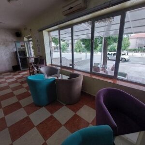 Potrebne radnice, Caffe Enigma Slika 5