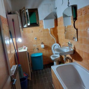 Prodajem kamenu kucu Slika 6