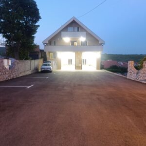 Izdaje se lokal u Kaludjerici Slika 8