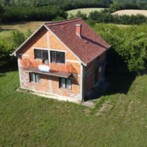 Na prodaju kuća u Tularima kod Uba Slika 3