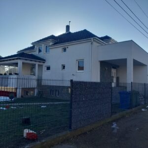Prodajem kucu u najlepsem delu Surcina Slika 1 Prodajem kucu u najlepsem delu Surcina Slika 1