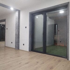 Sremcica,centar ul.Beogradska lokal 55m2(+11m2) Slika 7