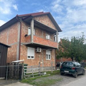 Prodajem kucu u Batajnici Slika 1 Prodajem kucu u Batajnici Slika 1