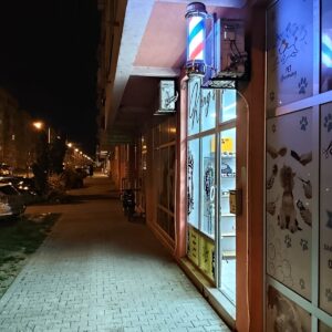 Izdajem frizerski salon u Novom Sadu na Novoj Detelinari Slika 8 Izdajem frizerski salon u Novom Sadu na Novoj Detelinari Slika 8