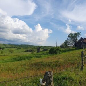 Na prodaju plac 40 ari sa starom Chalet kucom na Zlatiboru Slika 4 Na prodaju plac 40 ari sa starom Chalet kucom na Zlatiboru Slika 4