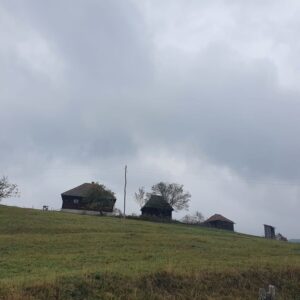 Na prodaju plac 40 ari sa starom Chalet kucom na Zlatiboru Slika 5 Na prodaju plac 40 ari sa starom Chalet kucom na Zlatiboru Slika 5