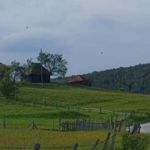 Na prodaju plac 40 ari sa starom Chalet kucom na Zlatiboru Slika 7 Na prodaju plac 40 ari sa starom Chalet kucom na Zlatiboru Slika 7