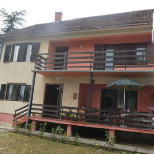 Useljiva kuća u mirnom kraju Lajkovca Slika 7